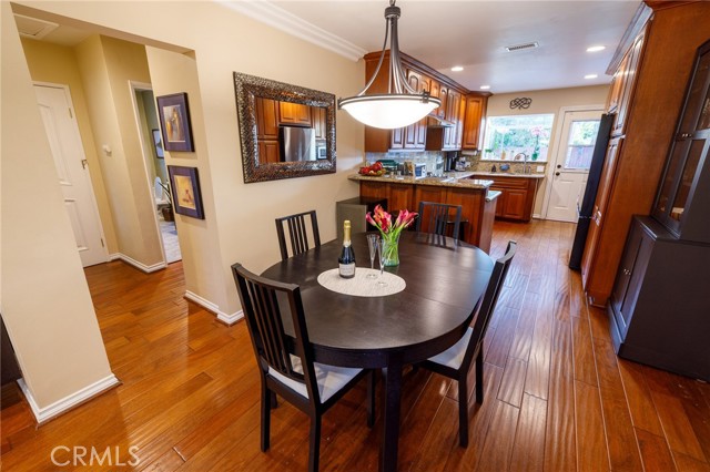 Detail Gallery Image 8 of 27 For 17726 Martha St, Encino,  CA 91316 - 3 Beds | 2 Baths