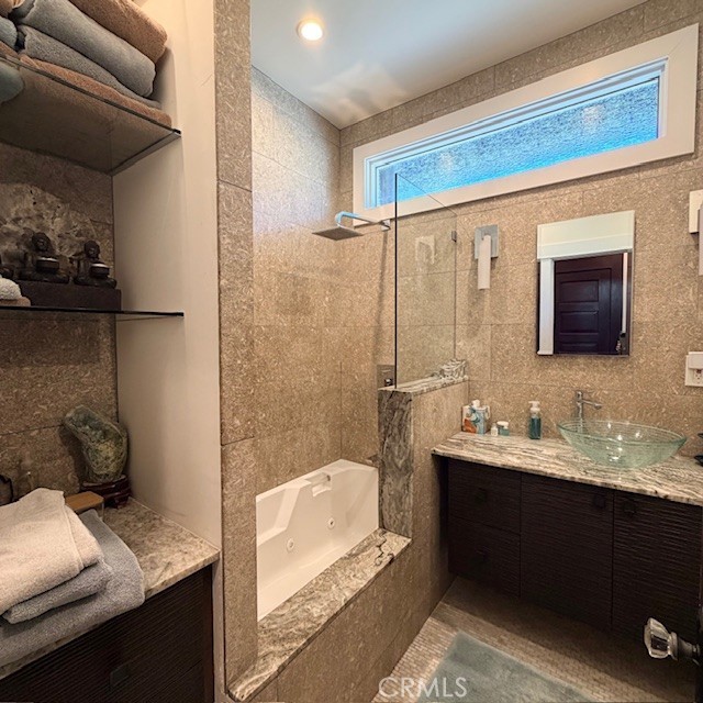 Detail Gallery Image 19 of 28 For 100 S Prospect, Redondo Beach,  CA 90277 - 3 Beds | 2 Baths