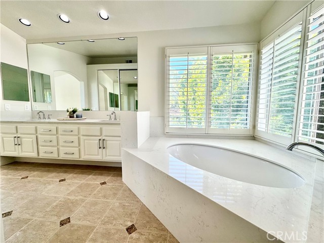 11 Somerset, Trabuco Canyon CA: https://media.crmls.org/medias/404ffac3-ae1a-4731-8ed2-a572cc4f2fce.jpg