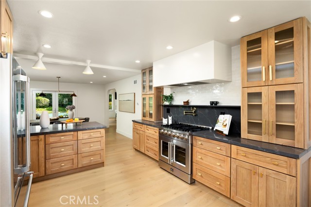 Detail Gallery Image 11 of 37 For 1839 Pitcairn Dr, Costa Mesa,  CA 92626 - 5 Beds | 4/1 Baths