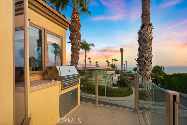 Detail Gallery Image 14 of 59 For 733 Pelican Dr, Laguna Beach,  CA 92651 - 3 Beds | 2/1 Baths