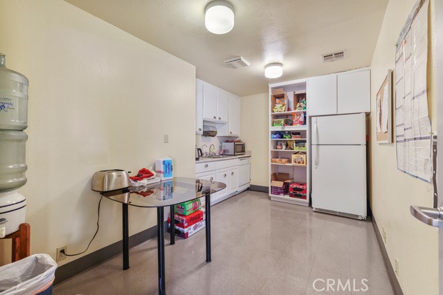 Image 25 of 27 For 9240 Limonite Avenue