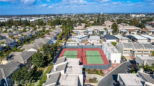 Detail Gallery Image 11 of 12 For 18786 Racquet Ln, Huntington Beach,  CA 92648 - 3 Beds | 2/1 Baths