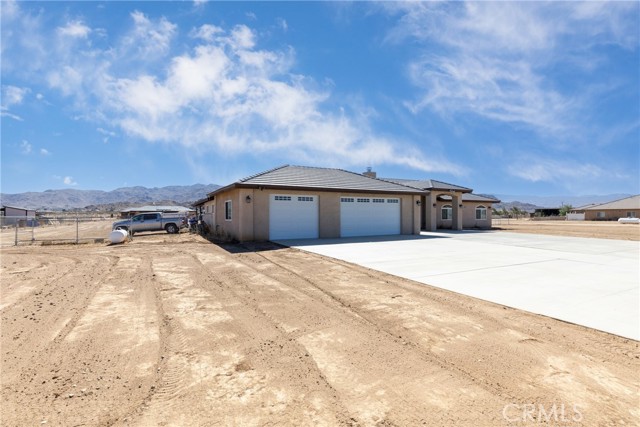 14625 Olema Road, Apple Valley CA: https://media.crmls.org/medias/40542cab-85a5-4d73-b924-3e650b098989.jpg