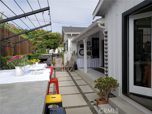 1900 Laurel Avenue, Manhattan Beach, California 90266, 2 Bedrooms Bedrooms, ,1 BathroomBathrooms,Residential,Sold,Laurel,SB22090259