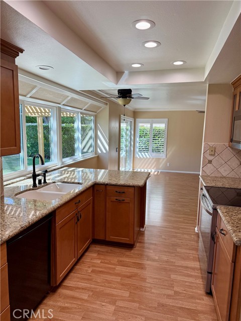 22915 Hazelwood, Lake Forest CA: https://media.crmls.org/medias/4054e7e2-39ef-4327-9569-39533d4f326d.jpg