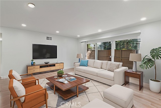 Detail Gallery Image 9 of 32 For 1044 Cabrillo Park #B,  Santa Ana,  CA 92701 - 2 Beds | 1 Baths