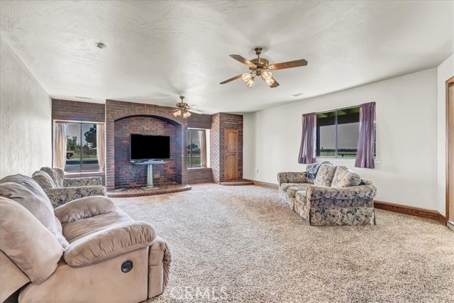 Detail Gallery Image 27 of 55 For 34811 Road 132, Visalia,  CA 93292 - 5 Beds | 3 Baths