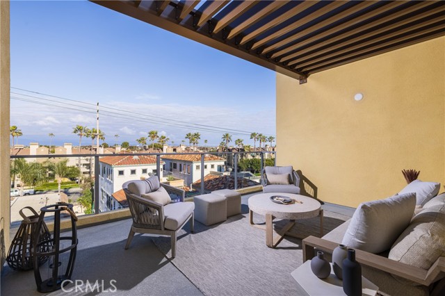 Detail Gallery Image 9 of 19 For 414 Main St #320,  Huntington Beach,  CA 92648 - 2 Beds | 2 Baths