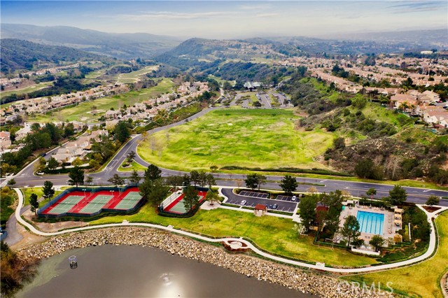 18 Beaconsfield, Rancho Santa Margarita CA: https://media.crmls.org/medias/40566ad8-ad8d-4528-83e9-00505034a118.jpg