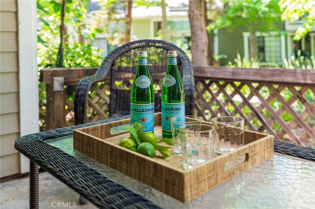 https://media.crmls.org/medias/4058950e-38ea-4817-a785-0aff81881088.jpg?preset=X-Large