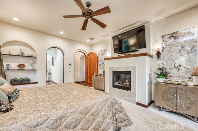 Detail Gallery Image 55 of 75 For 1387 E Carlyle Way, Fresno,  CA 93730 - 4 Beds | 4/1 Baths