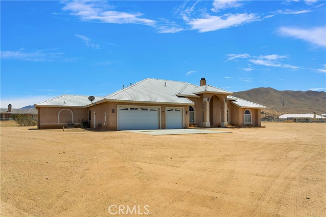21777 Poppy Road, Apple Valley CA: https://media.crmls.org/medias/40591d8c-030e-4fd2-8390-2ec49ba4d4e3.jpg