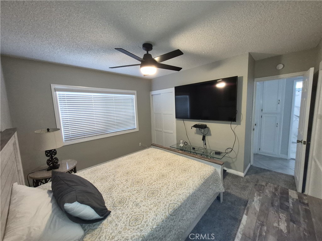 https://media.crmls.org/medias/40594ab9-9c99-481a-beea-030a397e5d7b.jpg?preset=X-Large