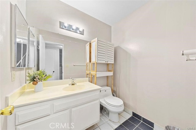2300 S Hacienda Blvd, Hacienda Heights CA: https://media.crmls.org/medias/40595e8b-b10c-4d52-8723-e8ea740899f9.jpg