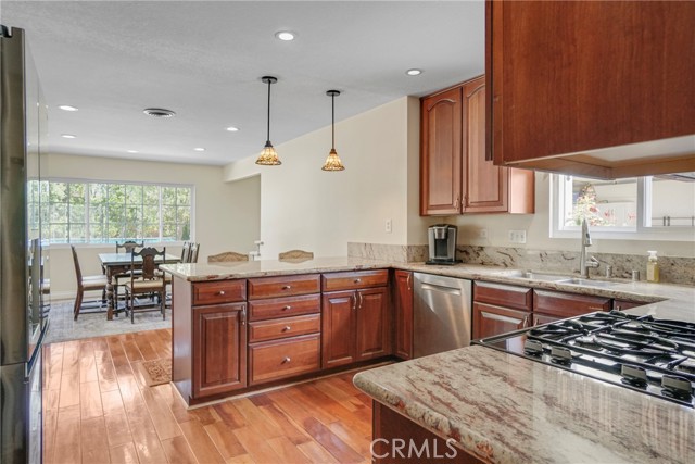 Detail Gallery Image 11 of 30 For 1681 Blueberry Way, Tustin,  CA 92780 - 5 Beds | 3 Baths