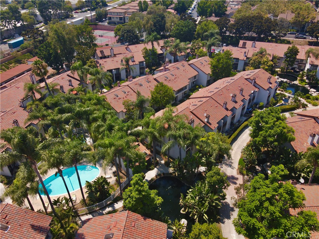 https://media.crmls.org/medias/405a4c92-dd3f-462c-ad45-b4049c458bed.jpg?preset=X-Large
