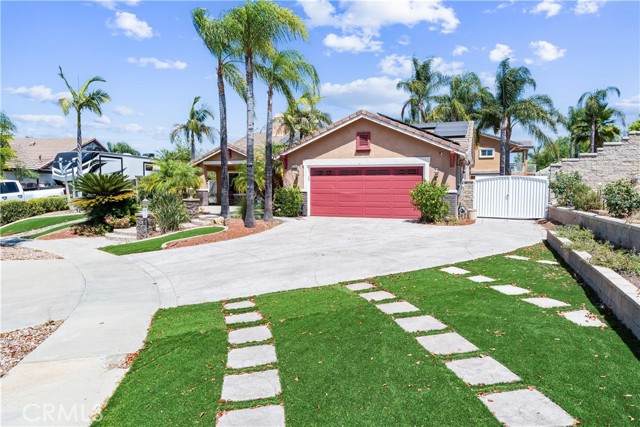 Detail Gallery Image 6 of 69 For 3585 Ambrose Cir, Corona,  CA 92882 - 6 Beds | 5/1 Baths