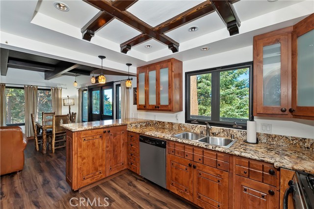 28545 Wabash Drive, Lake Arrowhead CA: https://media.crmls.org/medias/405a7dbe-7cef-457d-85e1-84d4932b126f.jpg