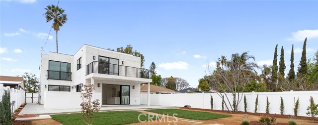 Detail Gallery Image 1 of 19 For 6830 N Lubao Ave, Winnetka,  CA 91306 - 5 Beds | 6 Baths