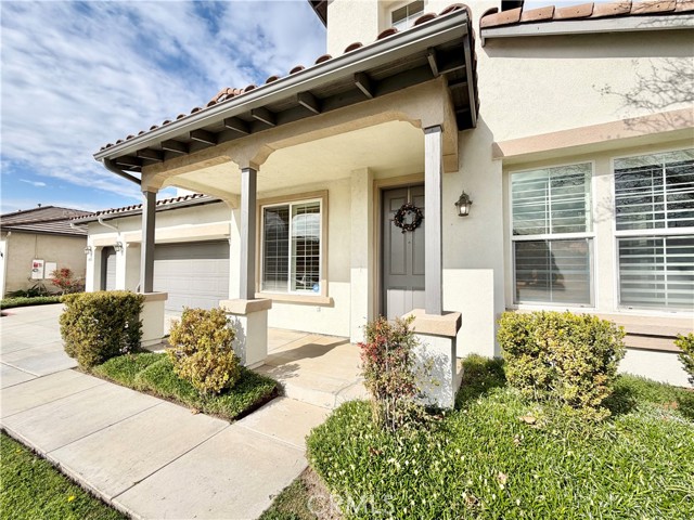 Detail Gallery Image 4 of 63 For 45551 Bayberry Pl, Temecula,  CA 92592 - 5 Beds | 3/1 Baths