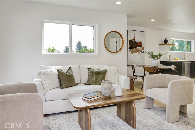 Detail Gallery Image 6 of 34 For 5218 Barker Dr, Los Angeles,  CA 90042 - 3 Beds | 2 Baths