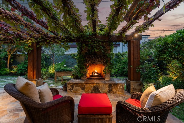 Detail Gallery Image 2 of 71 For 1314 19th St, Manhattan Beach,  CA 90266 - 5 Beds | 4/2 Baths