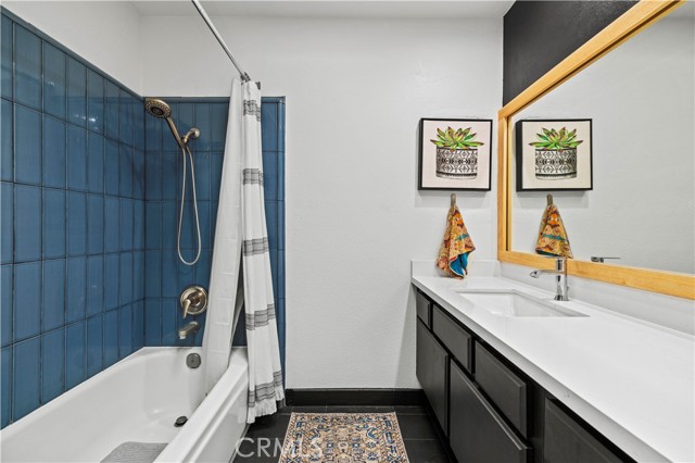 26175 Montolla Lane, Valencia CA: https://media.crmls.org/medias/405cc504-91e9-4b0d-a42f-97023dfb6d06.jpg