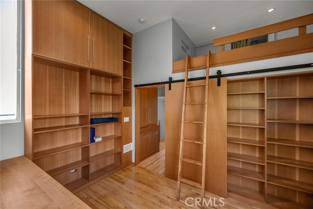 Detail Gallery Image 20 of 31 For 701 Hillcrest, El Segundo,  CA 90245 - 5 Beds | 2 Baths