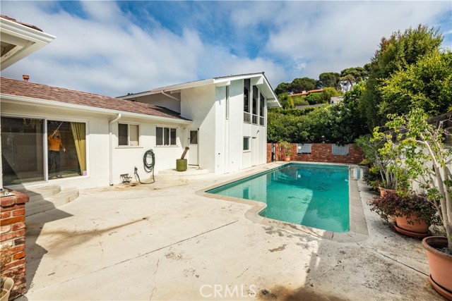 2820 Via De La Guerra, Palos Verdes Estates, California 90274, 3 Bedrooms Bedrooms, ,3 BathroomsBathrooms,Residential,Sold,Via De La Guerra,PV21224574