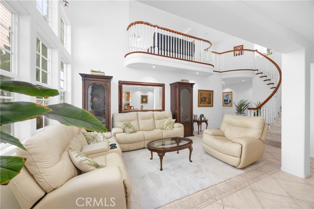 9112 Playa Drive, Huntington Beach CA: https://media.crmls.org/medias/405e04ec-dd2e-4643-9015-872357a77c52.jpg