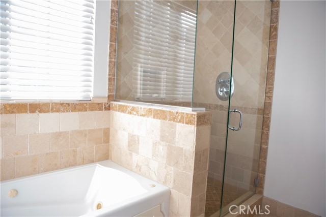 Detail Gallery Image 15 of 38 For 5200 Valley Circle Bld, Woodland Hills,  CA 91367 - 3 Beds | 3 Baths