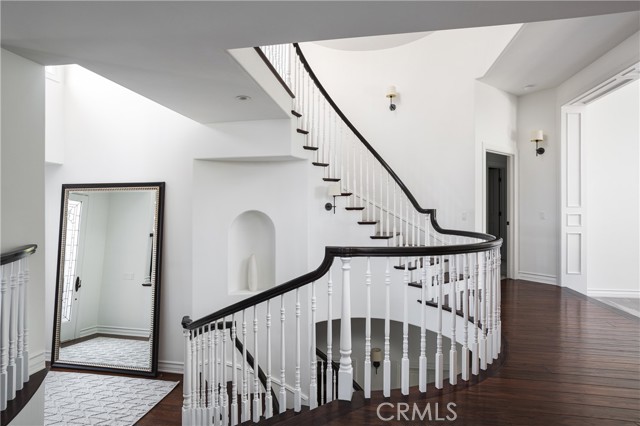 Detail Gallery Image 4 of 60 For 212 Kings Pl, Newport Beach,  CA 92663 - 4 Beds | 3/2 Baths