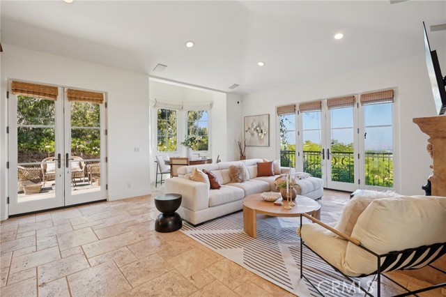6337 Via Colinita, Rancho Palos Verdes CA: https://media.crmls.org/medias/405febed-3396-4f7e-8c66-3e043c65e22d.jpg