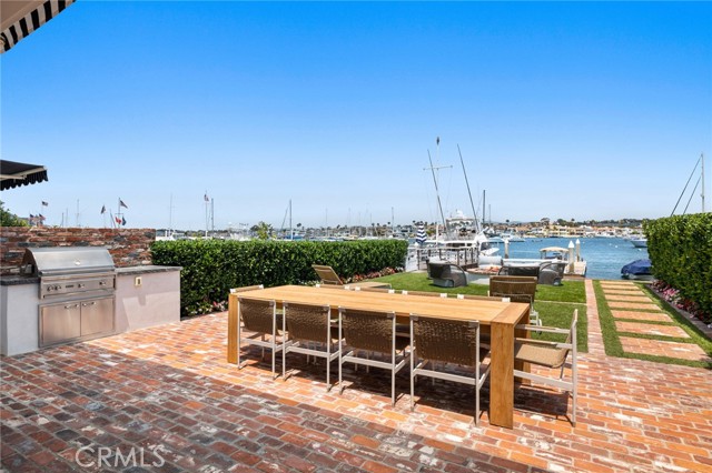 Detail Gallery Image 12 of 41 For 930 E Balboa Bld, Newport Beach,  CA 92661 - 3 Beds | 4/1 Baths