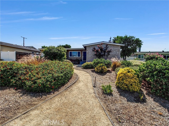 8257 Jadeite Avenue, Rancho Cucamonga CA: https://media.crmls.org/medias/4061f7b2-acd9-4800-b7b0-294b6dfcfc8f.jpg