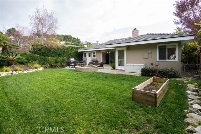 825 Tyburn Road, Palos Verdes Estates CA: https://media.crmls.org/medias/40620ee6-8ee4-4c94-993b-7889f0e90358.jpg