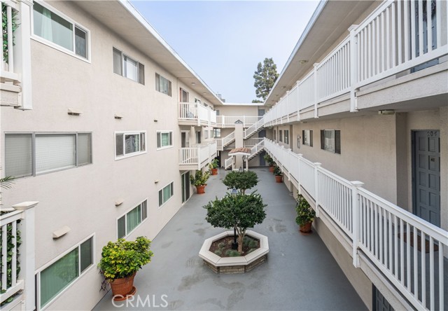 Detail Gallery Image 16 of 21 For 2411 Prospect Ave #219,  Hermosa Beach,  CA 90254 - 2 Beds | 2 Baths