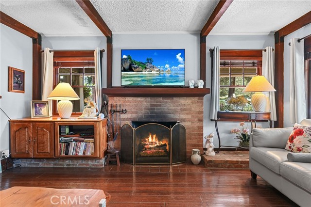 3087 Casitas Avenue, Altadena CA: https://media.crmls.org/medias/4063983d-e4cd-4005-955f-fa02d6b899fb.jpg