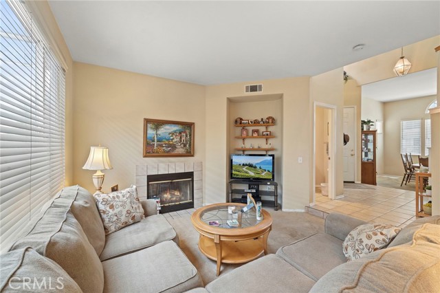 Detail Gallery Image 11 of 31 For 260 S Firenza Way, Orange,  CA 92869 - 4 Beds | 2/1 Baths