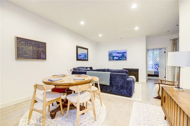 Detail Gallery Image 7 of 28 For 525 S Berendo St #212,  Los Angeles,  CA 90020 - 2 Beds | 2 Baths