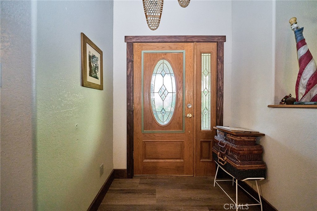https://media.crmls.org/medias/4063ec3f-ae76-4674-a59e-c9be0f7a93df.jpg?preset=X-Large
