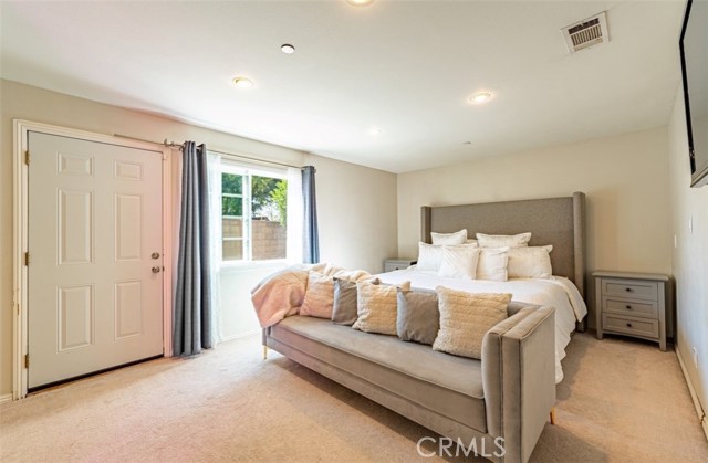 Detail Gallery Image 14 of 28 For 8707 Byers St, Downey,  CA 90242 - 4 Beds | 2 Baths