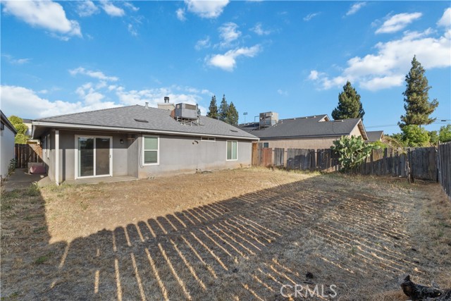 2433 N Knoll Avenue, Fresno CA: https://media.crmls.org/medias/40659b4a-d29a-4a48-b5bf-60b17f9528ea.jpg