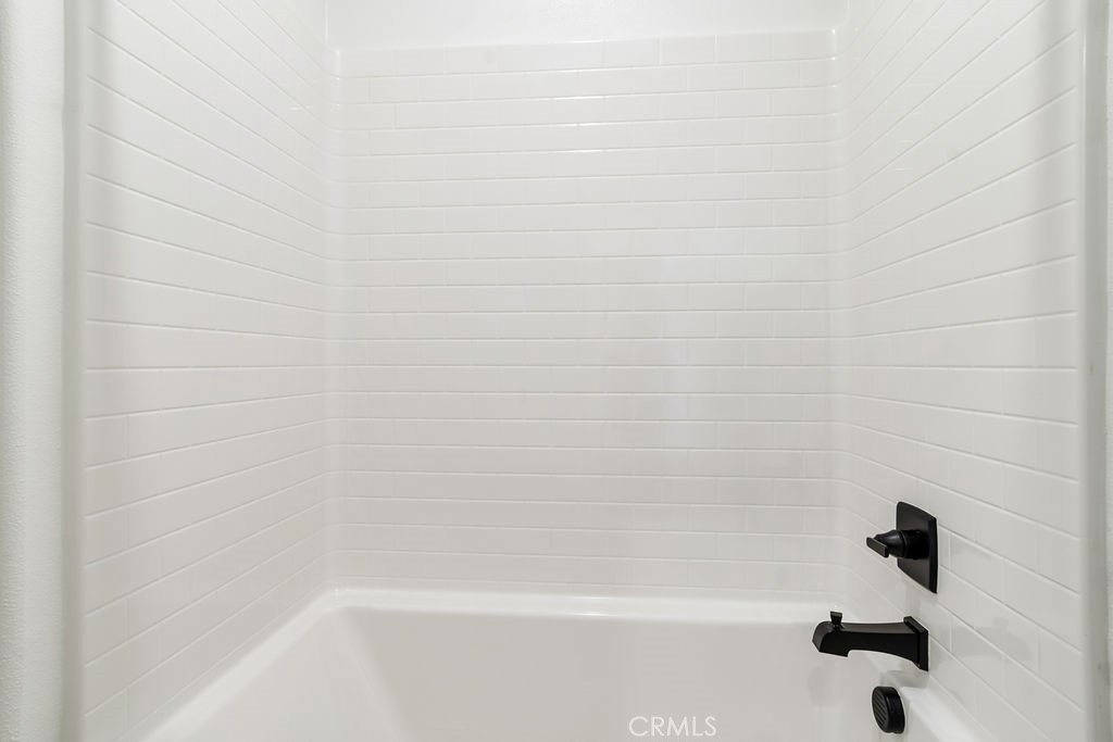 https://media.crmls.org/medias/4065c8ec-cde0-4423-8025-2ee34d28ecda.jpg?preset=X-Large