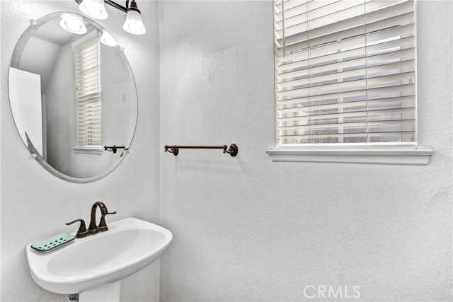 Detail Gallery Image 5 of 29 For 20131 Aptos, Riverside,  CA 92508 - 4 Beds | 2/1 Baths
