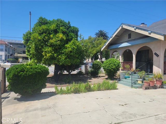 4214 Rosewood Avenue, Los Angeles CA: https://media.crmls.org/medias/40662b16-7089-4eb0-b9ca-379c52e21730.jpg
