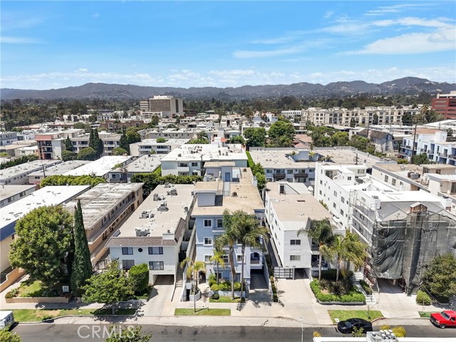 Detail Gallery Image 34 of 38 For 11923 Darlington Ave #302,  Los Angeles,  CA 90049 - 3 Beds | 3 Baths