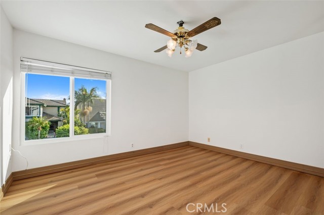9 Aberdeen st, Irvine CA: https://media.crmls.org/medias/4066dfc5-eb4e-417e-b6fc-8f3d901ae386.jpg