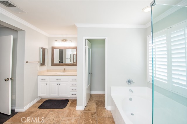 3498 Birchleaf Drive, Corona CA: https://media.crmls.org/medias/406726db-9f9a-4beb-9c00-b73060f4e9be.jpg